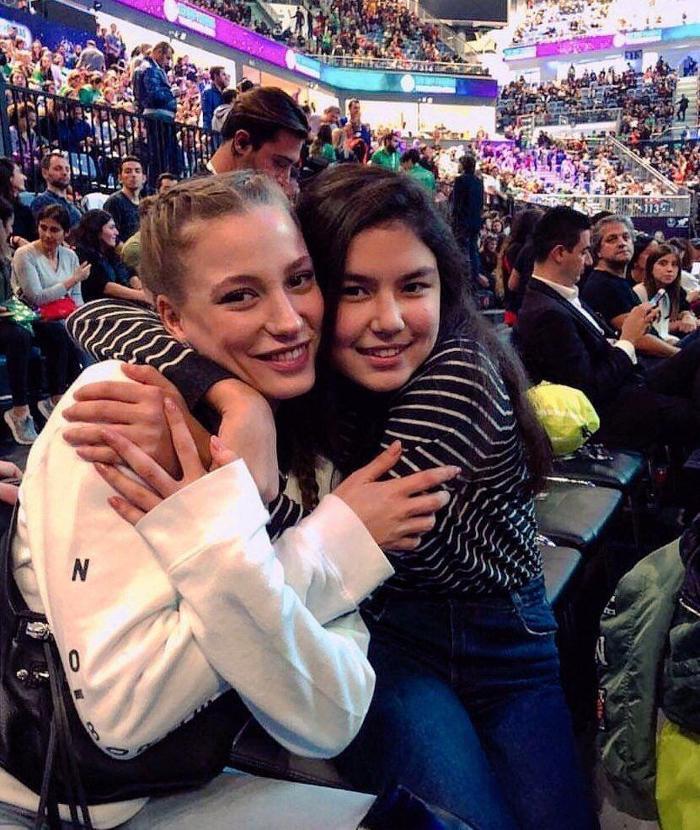 Ünlüler Maria Sharapova için akın etti