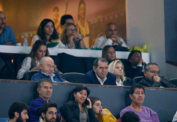 Ünlüler Maria Sharapova için akın etti