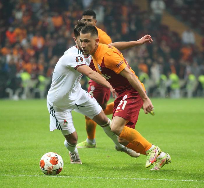 Fanatik yazarları Galatasarayın Lokomotiv Moskova beraberliğini yazdı