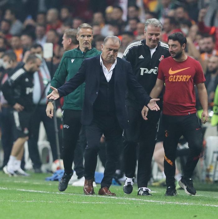 Fanatik yazarları Galatasarayın Lokomotiv Moskova beraberliğini yazdı