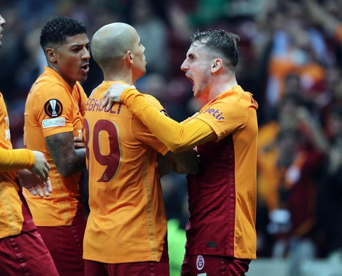 Fanatik yazarları Galatasarayın Lokomotiv Moskova beraberliğini yazdı