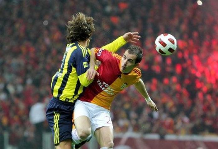 İNTERNETTE DERBİ GEYİKLERİ