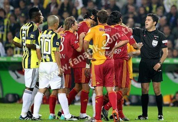 İNTERNETTE DERBİ GEYİKLERİ