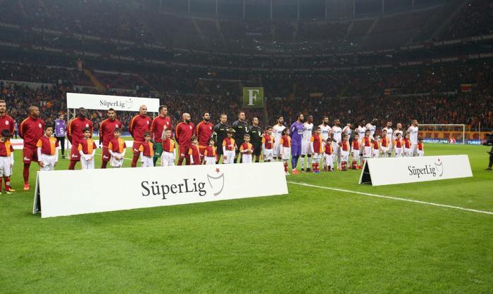 Galatasaraylı taraftarlardan Latoleviciye tepki