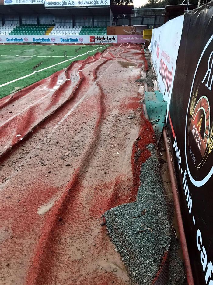 Selden etkilenen Bodrum İlçe Stadı kullanılamaz hale geldi