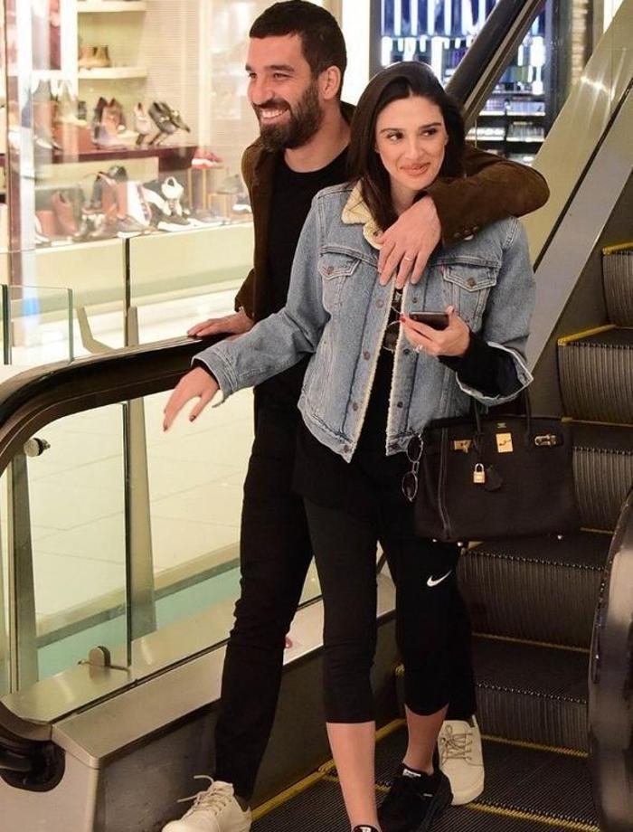 Arda Turanın eşi Aslıhan Turanın son hali şaşırttı
