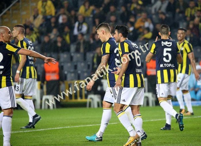 Skrtel ve İsmail Köybaşı arasında gerilim