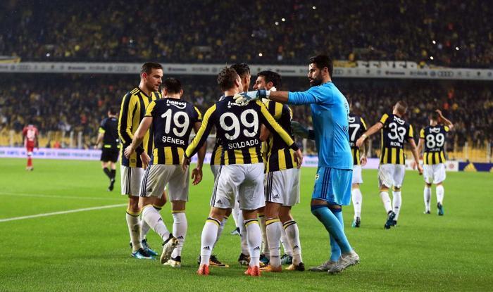 Önce Ziya’ya kırmızı (Deniz Çoban)