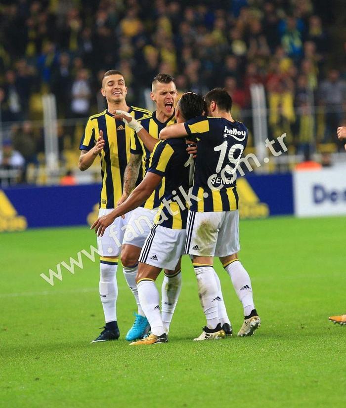 Skrtel ve İsmail Köybaşı arasında gerilim