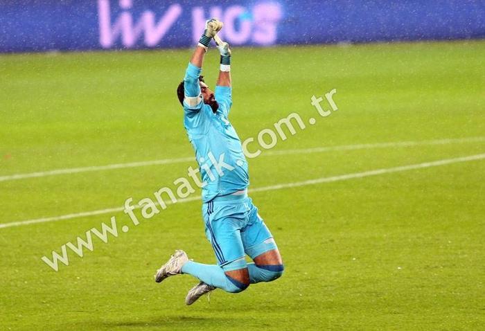 Skrtel ve İsmail Köybaşı arasında gerilim