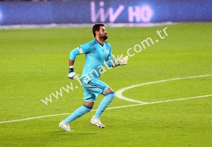 Skrtel ve İsmail Köybaşı arasında gerilim