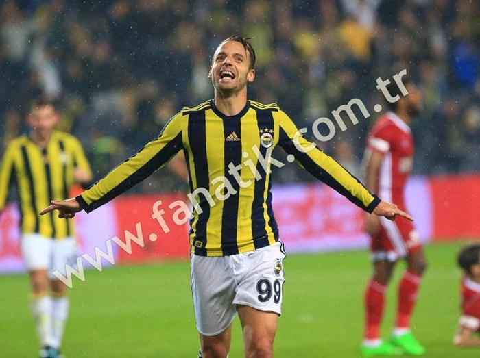 Skrtel ve İsmail Köybaşı arasında gerilim