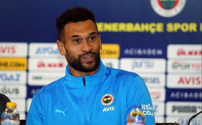 Fenerbahçede yeni transferler tutmadı