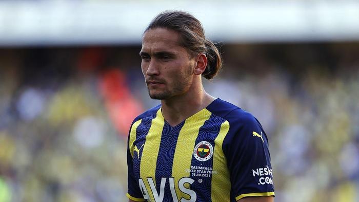Fenerbahçede yeni transferler tutmadı