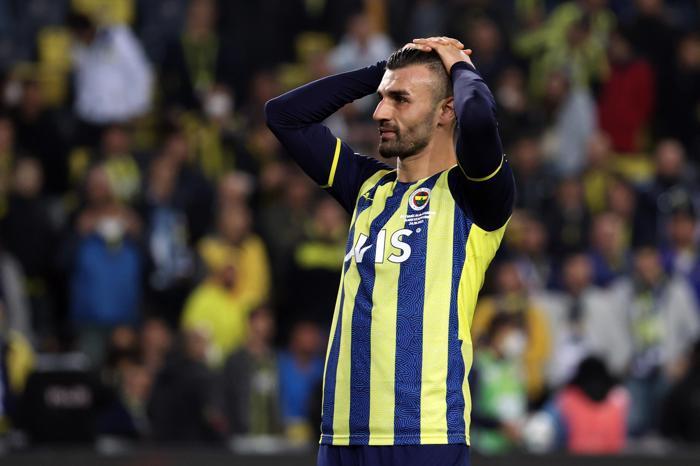 Fenerbahçede yeni transferler tutmadı