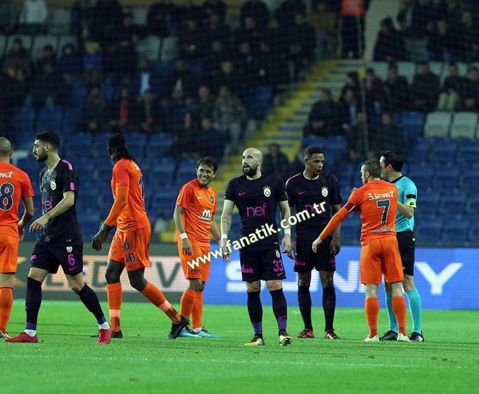 Fanatik yazarlarının Başakşehir - Galatasaray maçı yorumları
