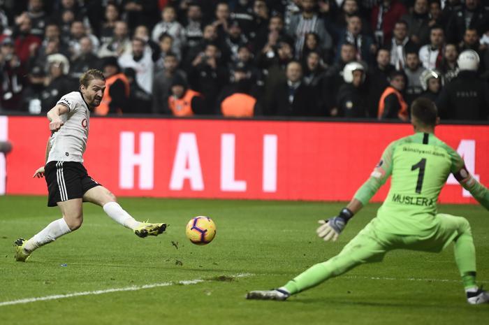 Fanatik yazarlarının Beşiktaş - Galatasaray maçı yorumları