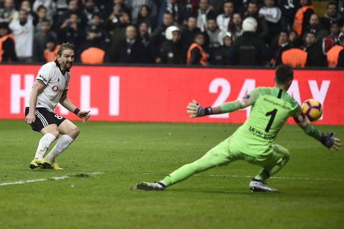 Fanatik yazarlarının Beşiktaş - Galatasaray maçı yorumları