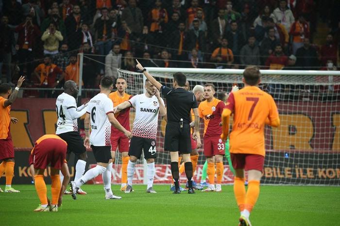 Fanatik yazarları Galatasaray - Gaziantep FK maçını değerlendirdi