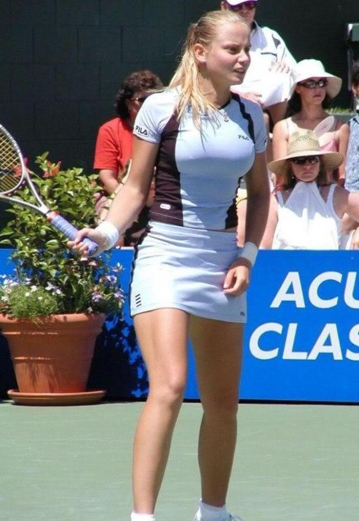 Jelena Dokic babasından şiddet görmüş