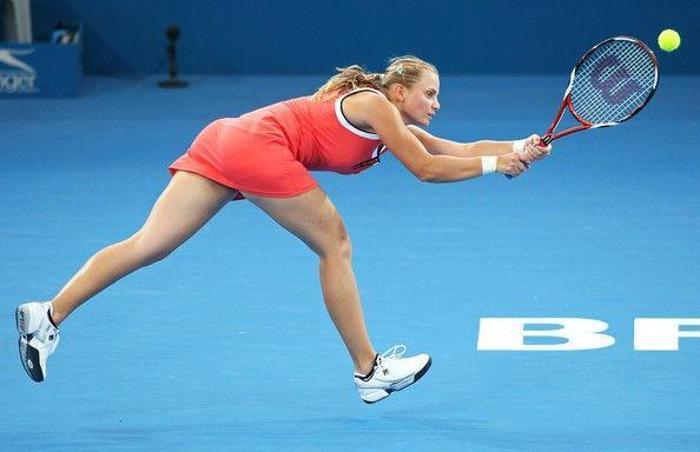Jelena Dokic babasından şiddet görmüş