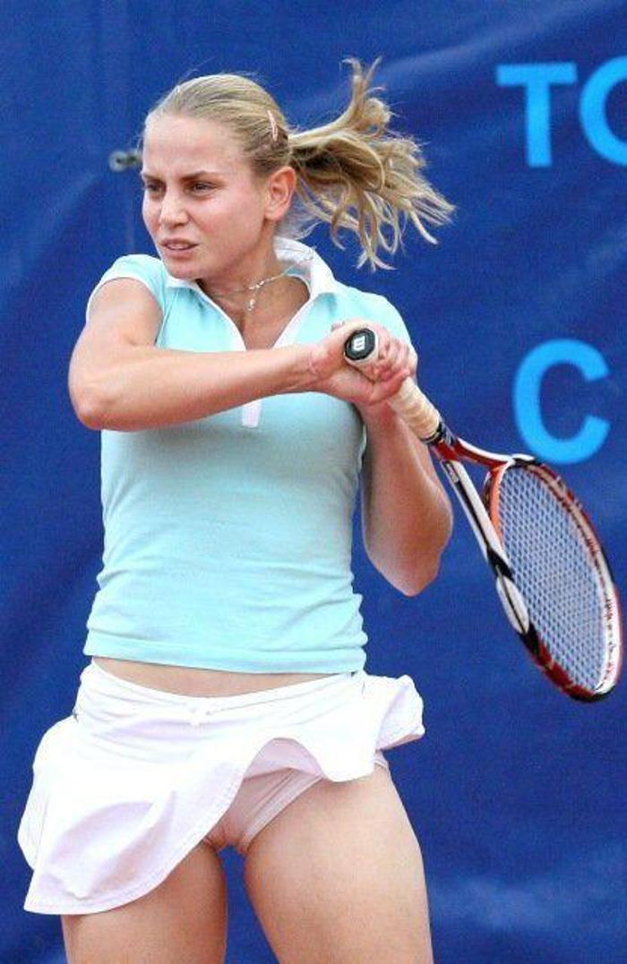 Jelena Dokic babasından şiddet görmüş