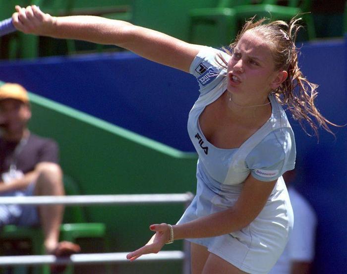 Jelena Dokic babasından şiddet görmüş