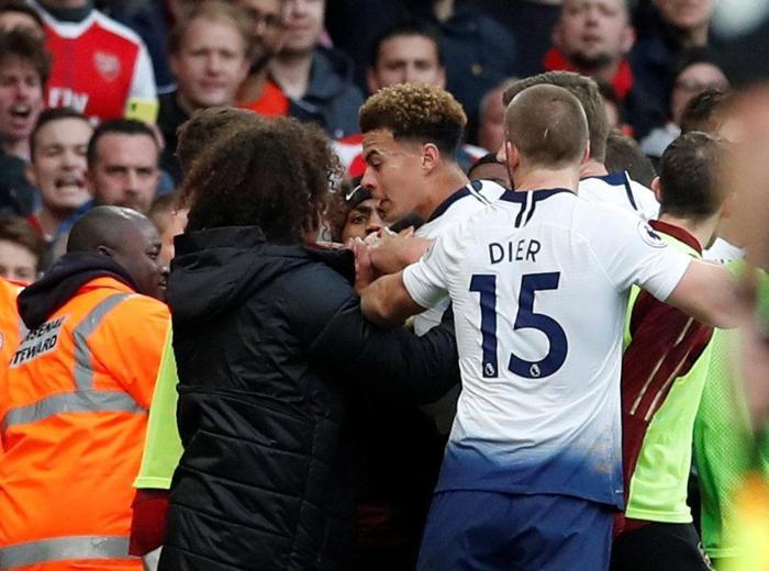 Arsenal-Tottenham maçına çıkan olaylar damga vurdu