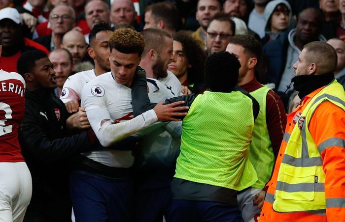Arsenal-Tottenham maçına çıkan olaylar damga vurdu