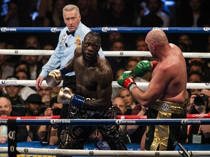 Tyson Fury-Deontay Wilder maçı nefes kesti