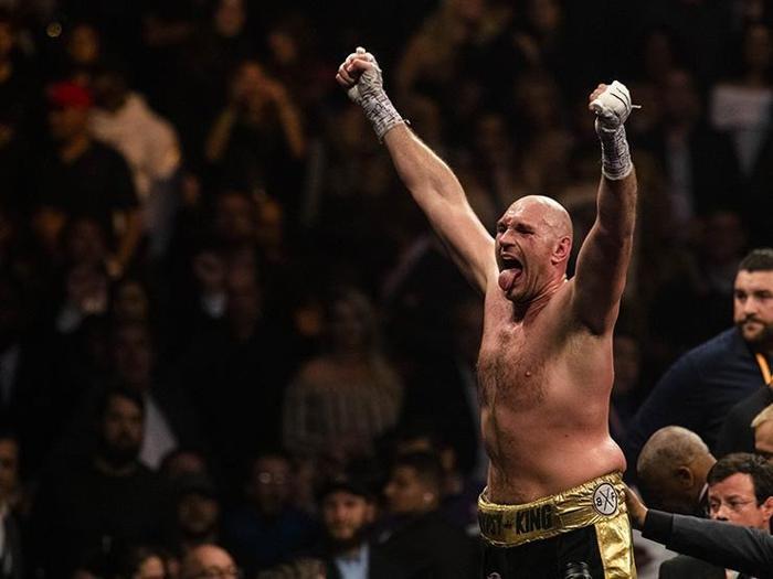 Tyson Fury-Deontay Wilder maçı nefes kesti