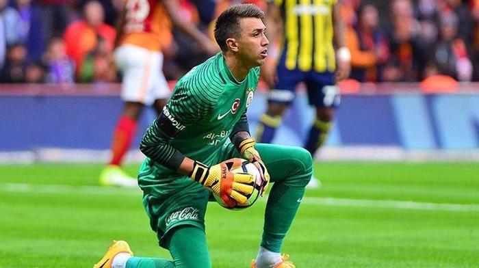FERNANDO MUSLERA