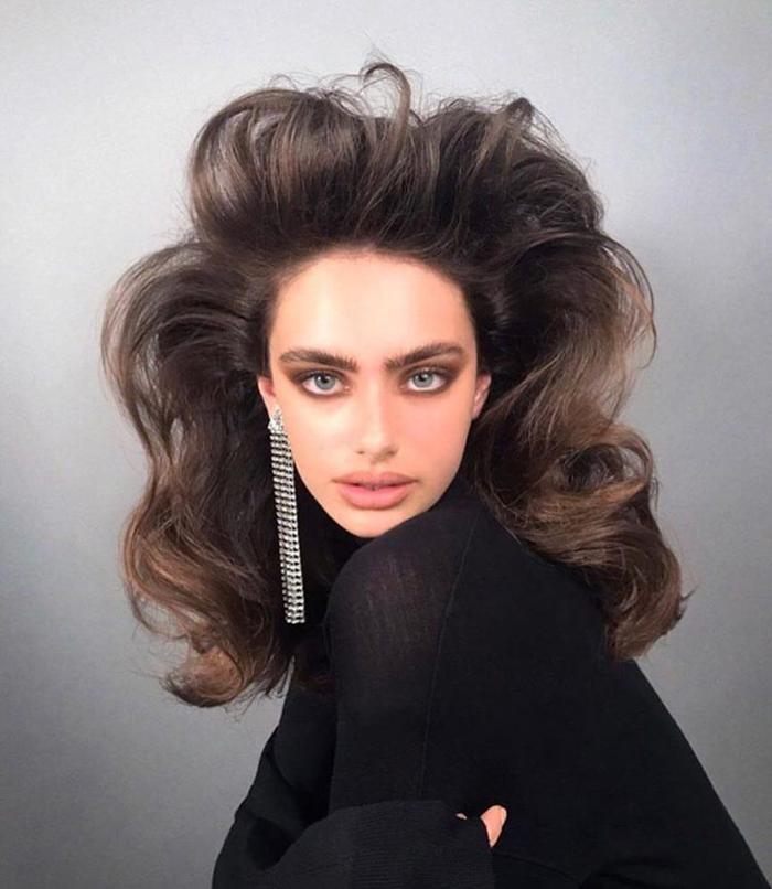 Messinin elini ayağına dolaştıran güzel model Yael Shelbia