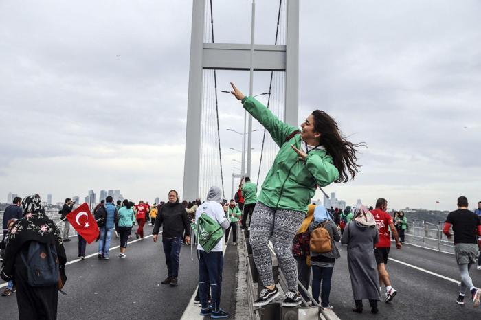 İstanbul Maratonuna damga vuran kareler...
