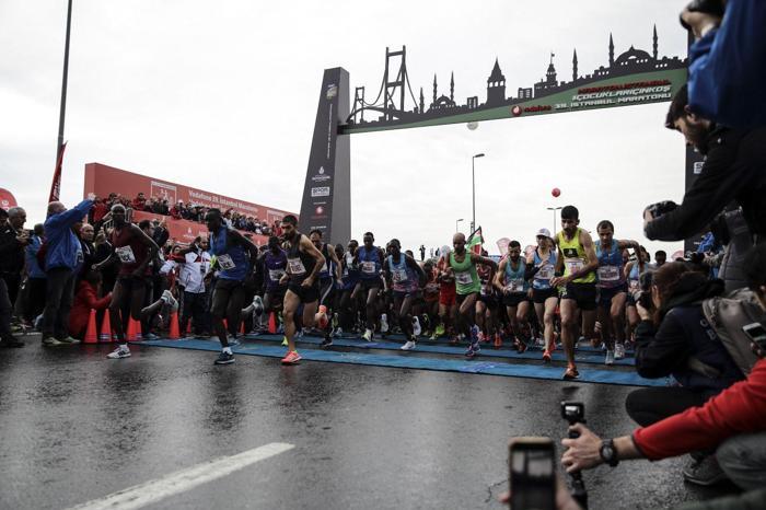 İstanbul Maratonuna damga vuran kareler...