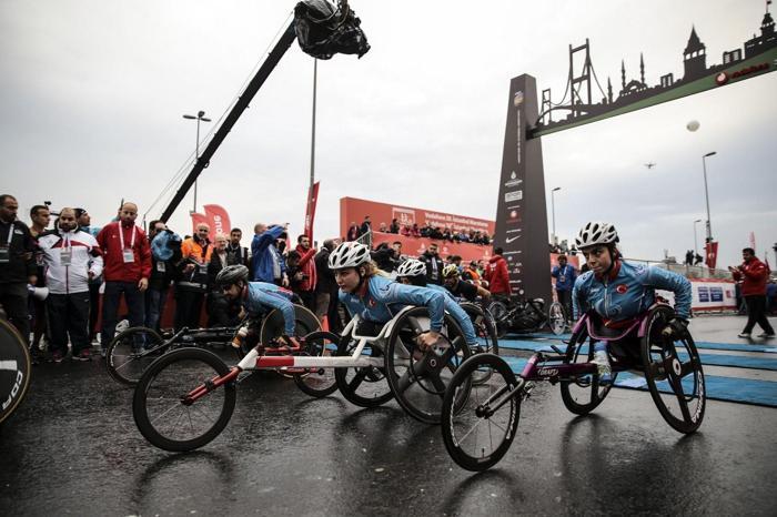 İstanbul Maratonuna damga vuran kareler...