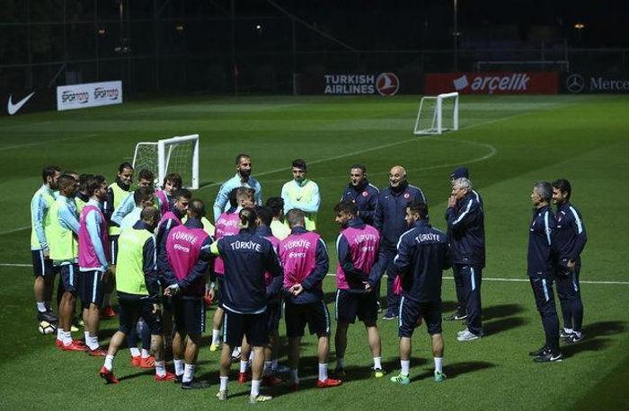 Atilla Türker: Bari A Milli Takımdan elinizi çekin