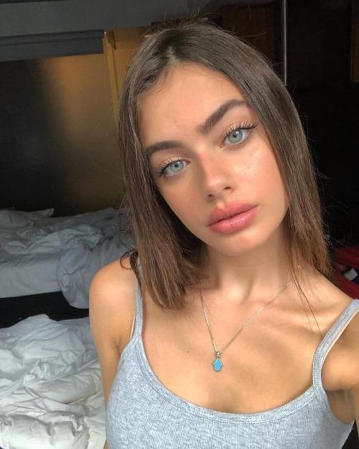 Messinin elini ayağına dolaştıran güzel model Yael Shelbia