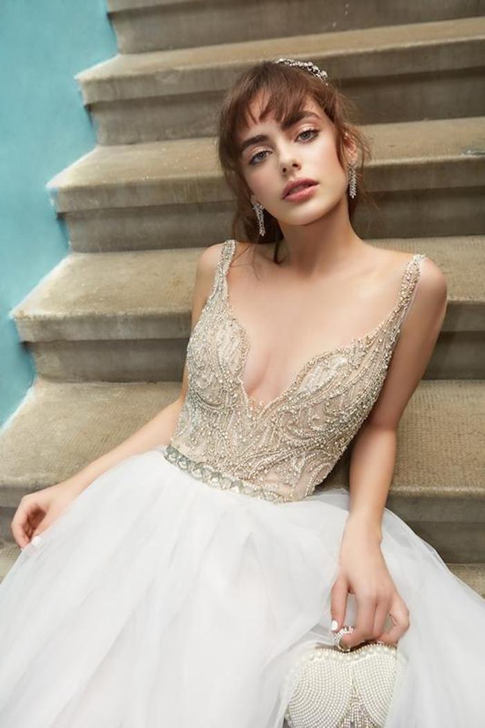 Messinin elini ayağına dolaştıran güzel model Yael Shelbia