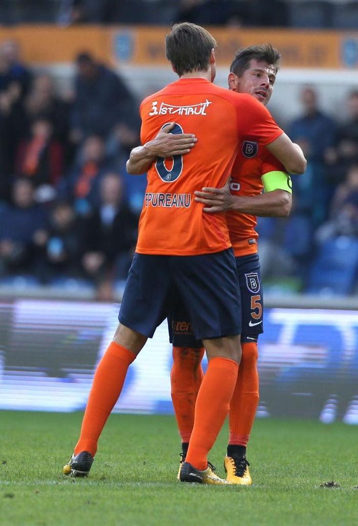 Emre Belözğlundan önemli açıklamalar