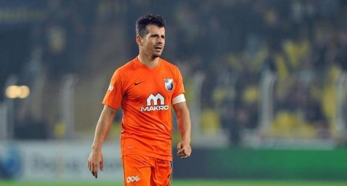 Emre Belözğlundan önemli açıklamalar