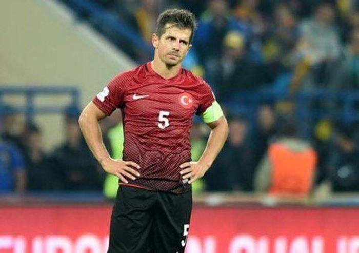 Emre Belözğlundan önemli açıklamalar