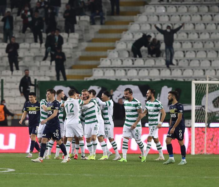 Fenerbahçeden Konyada şok başlangıç Vitor Pereira, çılgına döndü