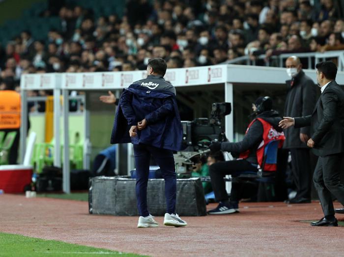 Fenerbahçeden Konyada şok başlangıç Vitor Pereira, çılgına döndü