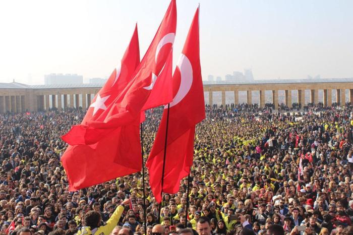 1907 ÜNİFEB Atanın huzurunda
