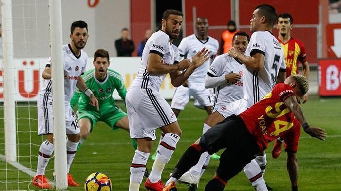 Spor yazarlarının Göztepe - Beşiktaş maçı yorumları...