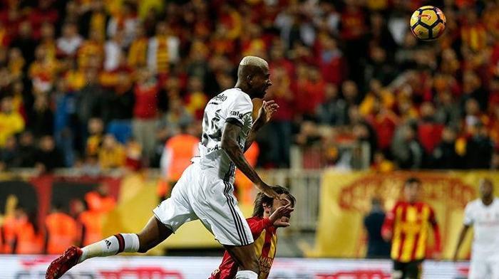 Spor yazarlarının Göztepe - Beşiktaş maçı yorumları...