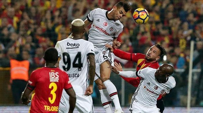 Spor yazarlarının Göztepe - Beşiktaş maçı yorumları...