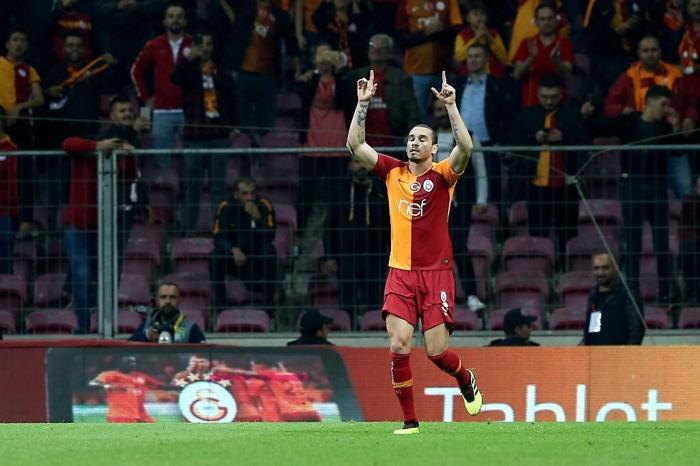 Galatasaraylı Maicon hakkında sürpriz transfer iddiası
