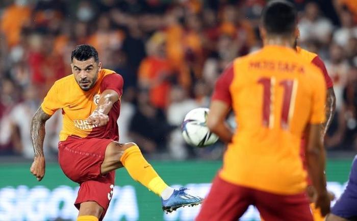 Galatasarayda devre arası büyük operasyon 7 futbolcu gönderilecek...